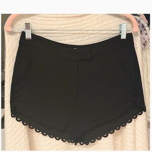 A.L.C. Scalloped Mid Rise Winter Mini Shorts w/ Pockets – Black – Sz 2 (25–26)